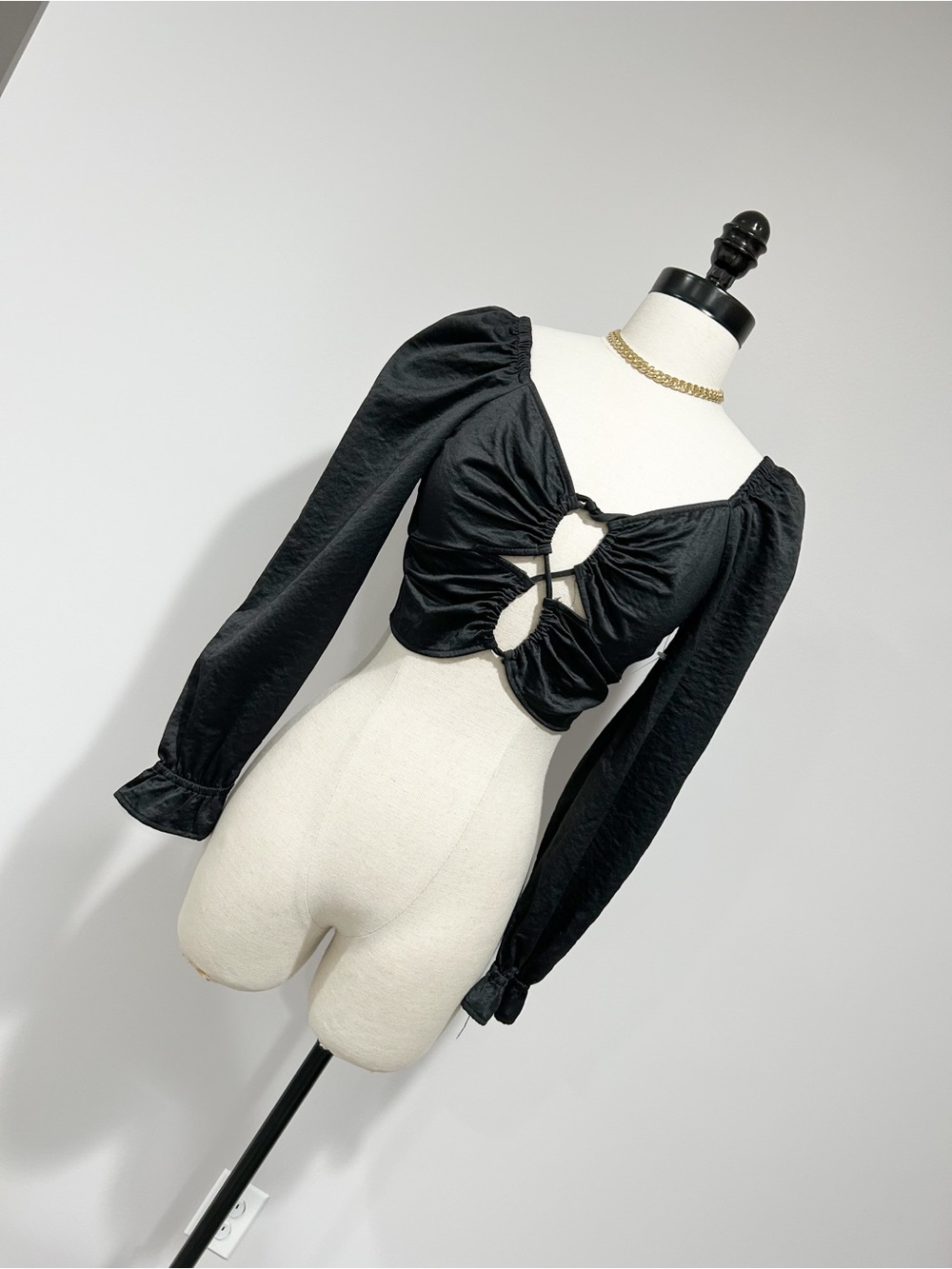 Women’s Black Cutout Long Sleeve Crop Top with Ring Detail